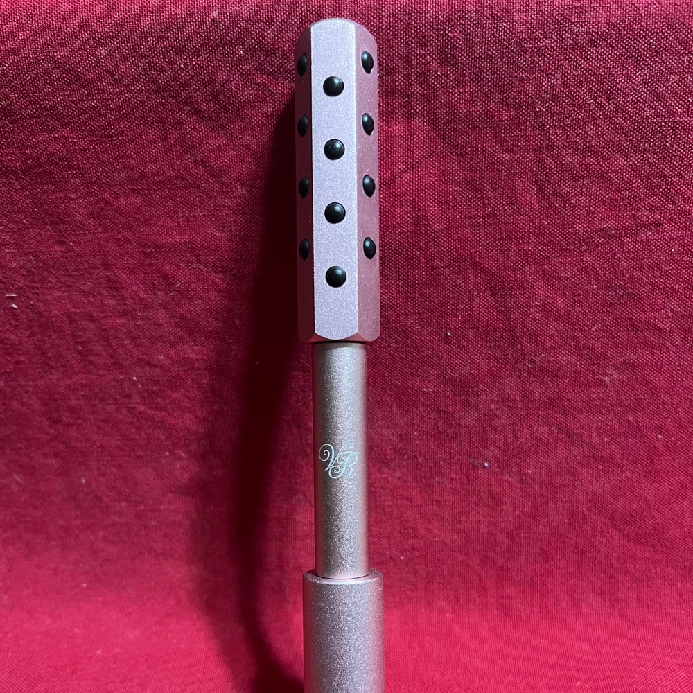 Vibrance face and body roller